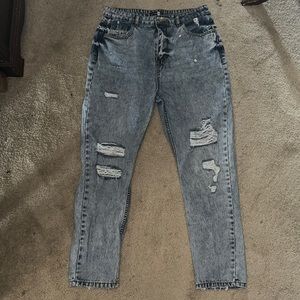 boohoo distress mom jeans